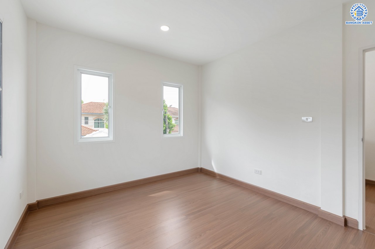 บ้านมือสองตกแต่งใหม่ แบรนด์ L&H โครงการ ชัยพฤกษ์ บางบัวทอง บ้านหลังใหญ่กว่า 71.3 ตร.ว. พื้นที่ใช้สอย 223.02 ตร.ม. ฟังก์ชัน 4 ห้องนอน 3 ห้องน้ำ จอดรถได้ 2 คัน มาพร้อม Facilities ภายในโครงการครบครัน บนทำเลเดินทางสะดวก ติดถนนบางกรวย-ไทรน้อย ใกล้เซ็นทรัลเวสต์เกต และรถไฟฟ้าสายสีม่วง "สถานีบางพลู"...