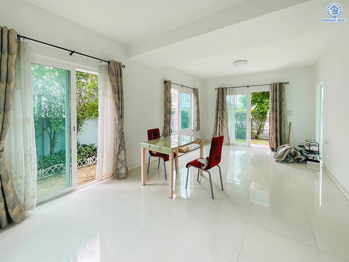 *****บ้านเดี่ยวมือสองจาก L&H โครงการ วิลเลจจิโอ รังสิต-คลอง3 เนื้อที่ 50.1 ตร.ว. ฟังก์ชัน 3 ห้องนอน 2 ห้องน้ำ 2 ที่จอดรถ บ้านสภาพดี พร้อมเข้าอยู่ บนทำเลแห่งการเดินทาง เชื่อมต่อถนนรังสิต-นครนายก ใกล้รถไฟฟ้าสายสีเขียว "สถานีคูคต" และทางด่วน "ดอนเมืองโทลเวย์" แถมฟรี เครื่องปรับอากาศ 2 เครื่อง จองเลย