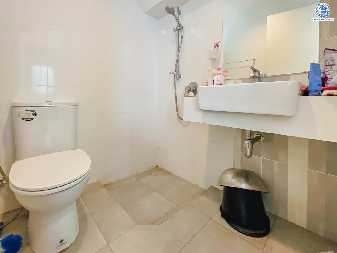 *****บ้านเดี่ยวมือสองจาก L&H โครงการ วิลเลจจิโอ รังสิต-คลอง3 เนื้อที่ 50.1 ตร.ว. ฟังก์ชัน 3 ห้องนอน 2 ห้องน้ำ 2 ที่จอดรถ บ้านสภาพดี พร้อมเข้าอยู่ บนทำเลแห่งการเดินทาง เชื่อมต่อถนนรังสิต-นครนายก ใกล้รถไฟฟ้าสายสีเขียว "สถานีคูคต" และทางด่วน "ดอนเมืองโทลเวย์" แถมฟรี เครื่องปรับอากาศ 2 เครื่อง จองเลย