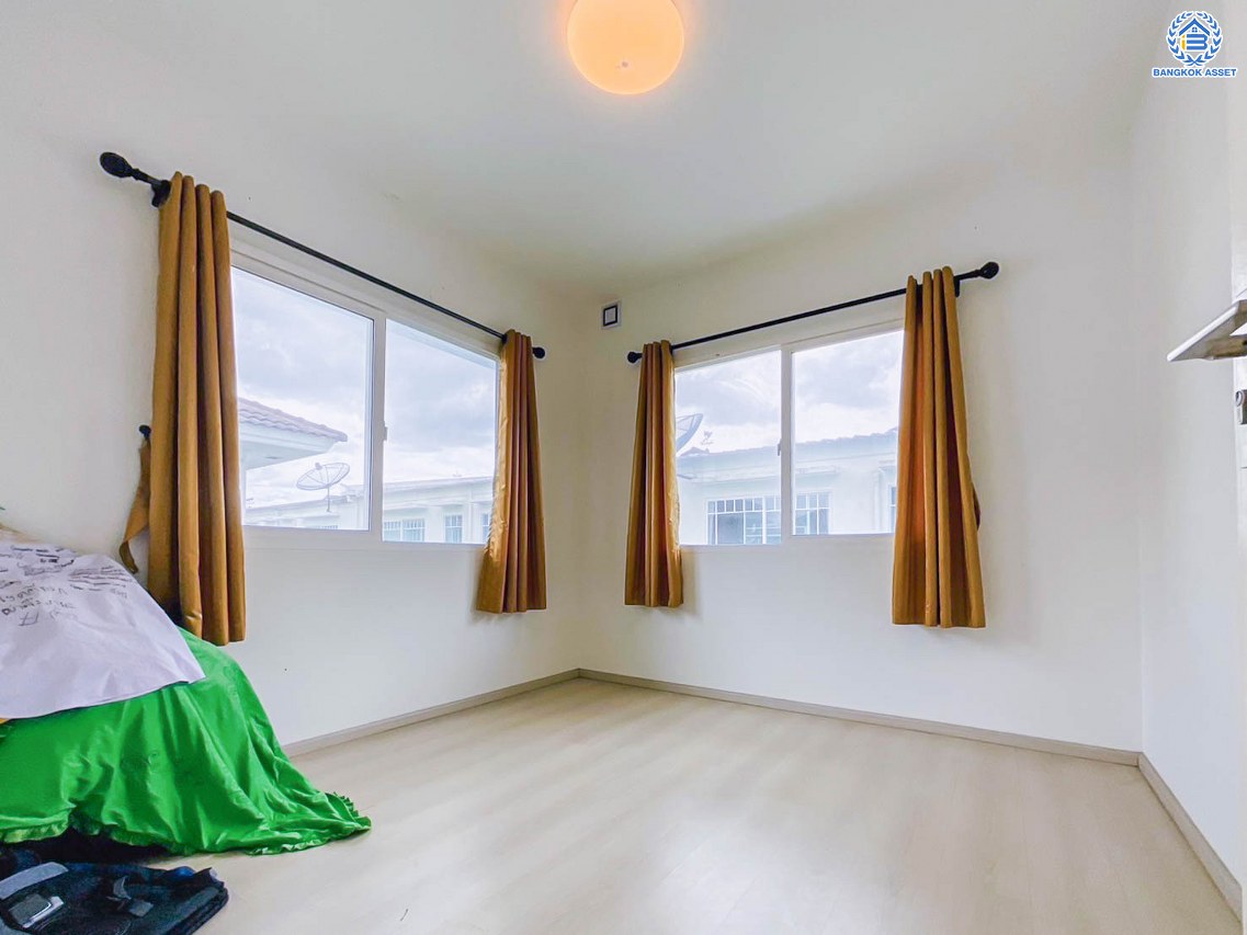 *****บ้านเดี่ยวมือสองจาก L&H โครงการ วิลเลจจิโอ รังสิต-คลอง3 เนื้อที่ 50.1 ตร.ว. ฟังก์ชัน 3 ห้องนอน 2 ห้องน้ำ 2 ที่จอดรถ บ้านสภาพดี พร้อมเข้าอยู่ บนทำเลแห่งการเดินทาง เชื่อมต่อถนนรังสิต-นครนายก ใกล้รถไฟฟ้าสายสีเขียว "สถานีคูคต" และทางด่วน "ดอนเมืองโทลเวย์" แถมฟรี เครื่องปรับอากาศ 2 เครื่อง จองเลย