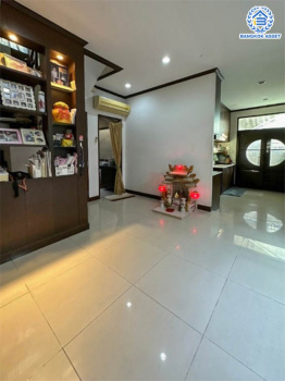 *****บ้านเดี่ยวมือสอง โครงการ อารียา สวนา เนื้อที่ 71 ตร.ว. ฟังก์ชัน 3 ห้องนอน 3 ห้องน้ำ 2 ที่จอดรถ บ้านทำเลเมือง ใกล้เดอะคริสตัล เอกมัย-รามอินทรา โครงการติดถนนใหญ่ ถนนเกษตร-นวมินทร์ ใกล้รถไฟฟ้าสายสีชมพู "สถานีมัยลาภ"  และใกล้จุดขึ้นทางด่วน "รามอินทรา-อาจณรงค์"