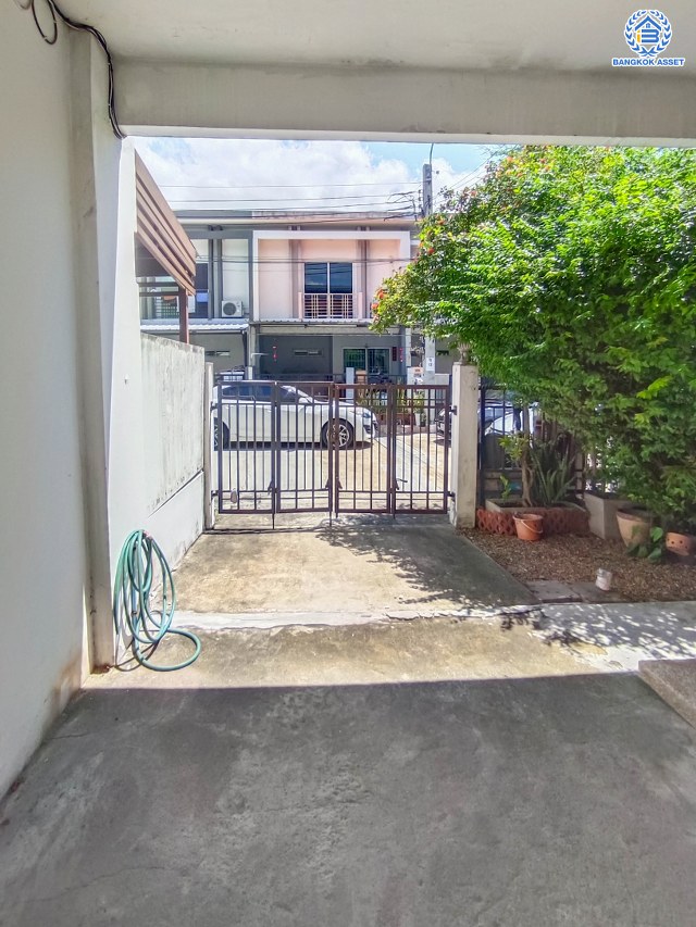 *****ทาวน์เฮ้าส์มือสองนนทบุรี โครงการ พฤกษาทาวน์ เน็กซ์ ติวานนท์-พระราม5 เนื้อที่ 16 ตร.ว. ฟังก์ชัน 3 ห้องนอน 2 ห้องน้ำ 1 ที่จอดรถ บ้านสวยพร้อมเข้าอยูบนทำเลแห่งการเดินทาง หน้าโครงการติดถนนนครอินทร์ เชื่อมต่อถนนกาญจนาภิเษก, ถนนราชพฤกษ์ ใกล้จุดขึ้นทางด่วน "กาญจนาภิเษก"