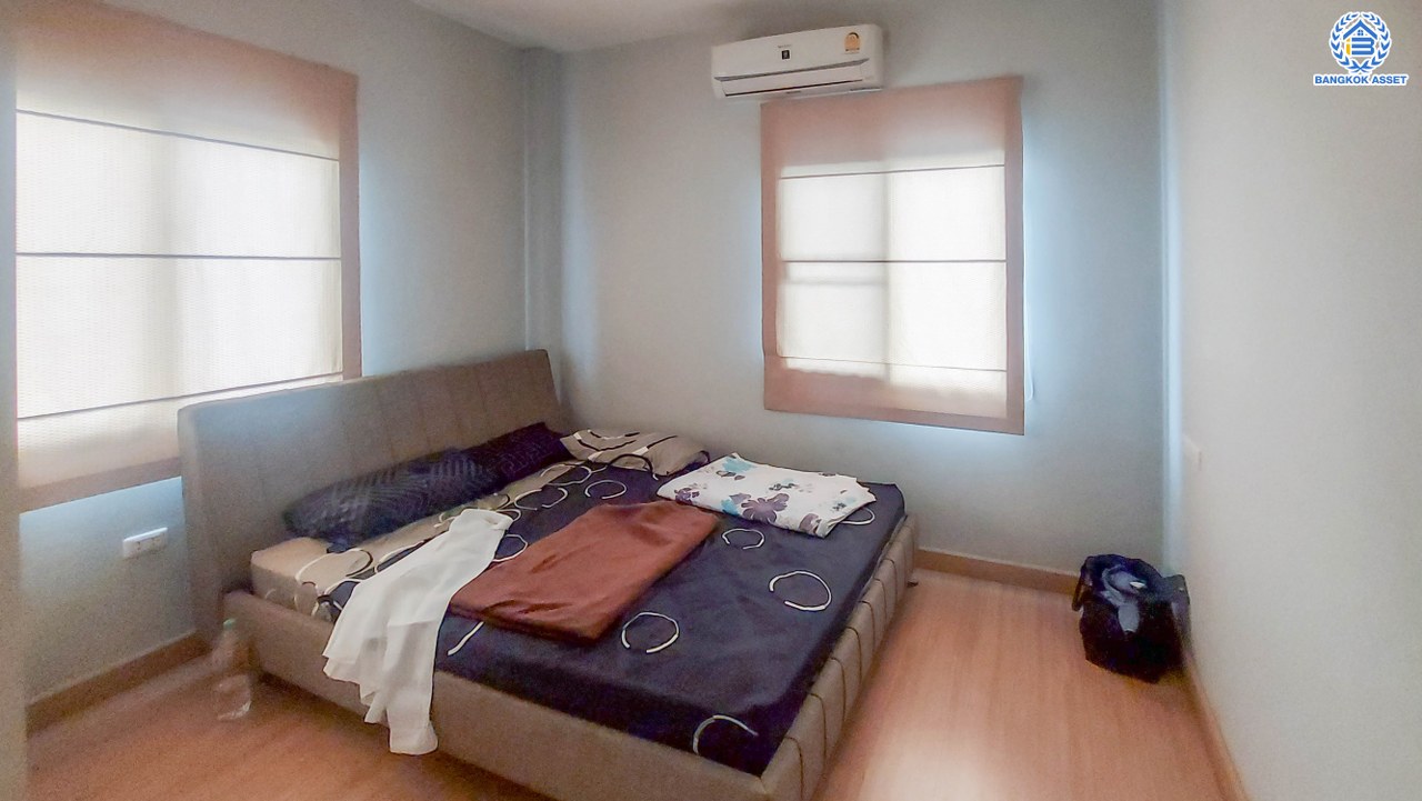 *****บ้านเดี่ยวมือสองกรุงเทพมหานคร โครงการ ปริญสิริ กาญจนาภิเษก เนื้อที่กว้าง 54.00 ตร.ว. ฟังก์ชัน 3 ห้องนอน 3 ห้องน้ำ 2 ที่จอดรถ บนทำเลแห่งการเดินทาง เชื่อมต่อถนนเอกชัย, ถนนพระราม 2 ใกล้รถไฟฟ้าสายสีน้ำเงิน "สถานีหลักสอง" และทางด่วน "พระราม 2"