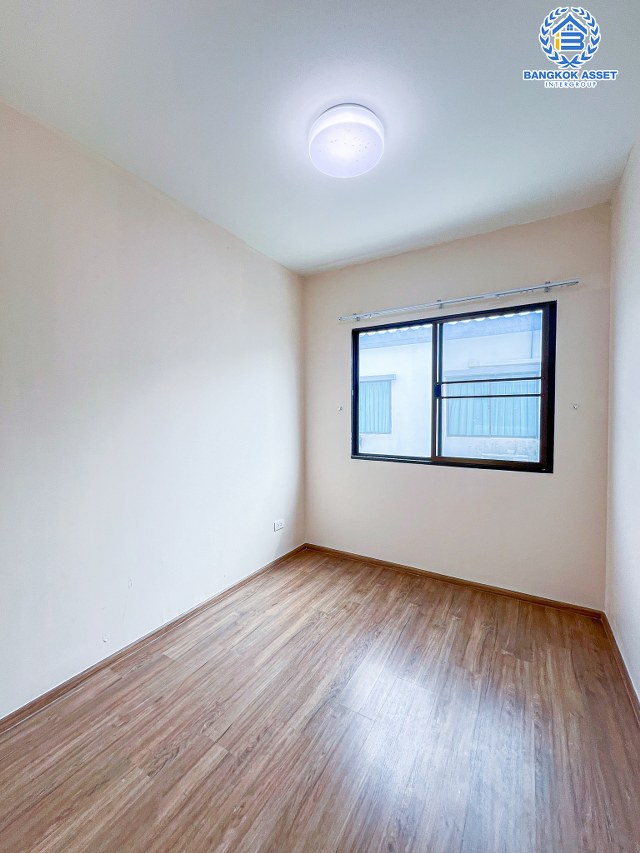 *****ทาวน์เฮ้าส์มือสองนนทบุรี โครงการ พลีโน่ ชัยพฤกษ์-แจ้งวัฒนะ หลังมุม! เนื้อที่เกือบ 17.90 ตร.ว. ฟังก์ชัน 3 ห้องนอน 2 ห้องน้ำ 2 ที่จอดรถ บ้านสภาพใหม่ ต่อเติมหลังคาโรงจอดรถ และครัวให้เรียบร้อยแล้ว บนทำเลดี เชื่อมต่อถนน 345, ถนนราชพฤกษ์ ใกล้จุดขึ้นทางด่วน "ศรีสมาน"