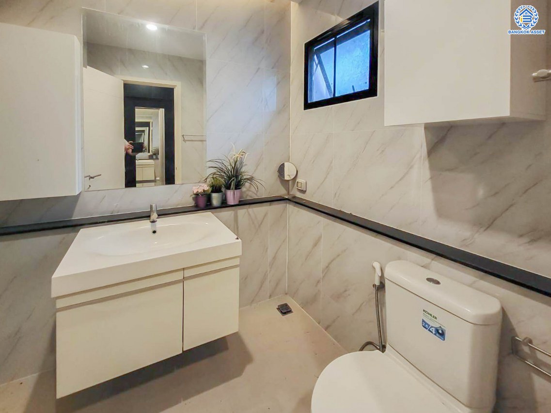 *****บ้านเดี่ยวมือสอง โครงการ ซีรีน กัลปพฤกษ์ เนื้อที่ 60.00 ตร.ว. พื้นที่ใช้สอย 229 ตร.ม. ฟังก์ชัน 4 ห้องนอน 4 ห้องน้ำ 2 ที่จอดรถ บ้านสวยทำเลดี พร้อมอยู่ โครงการบนทำเลเดินทางสะดวก เชื่อมต่อถนนกัลปพฤกษ์ ถนนกาญจนาภิเษก ถนนเอกชัย-บอน ใกล้ห้างสรรพสินค้า เดอะมอลล์ บางแค และโรงเรียนเด่นหล้า