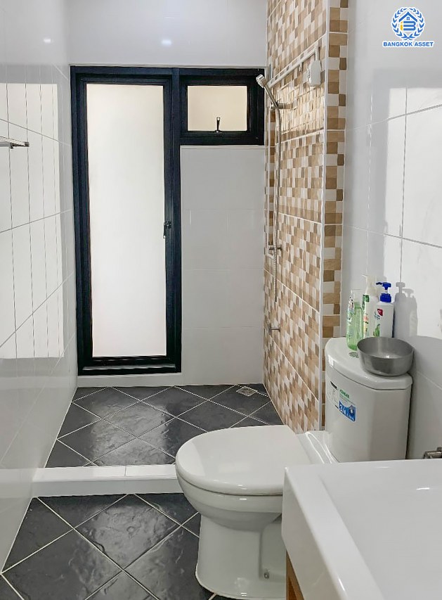 *****บ้านแฝดมือสอง โครงการ มอตโต้ กาญจนาภิเษก-พระราม2 เนื้อที่ 40.40 ตร.ว.  พื้นที่ใช้สอย 176 ตร.ม. ฟังก์ชัน 4 ห้องนอน 3 ห้องน้ำ จอดรถ 2 คัน แถมฟรี! เครื่องปรับอากาศ ทำเลติดถนนกาญจนาภิเษก ใจกลางย่านบางบอน ใกล้เซ็นทรัลพระราม2 เชื่อมต่อถนนพระราม2 และถนนเอกชัย และ ใกล้จุดขึ้นทางด่วน "ดาวคนอง"