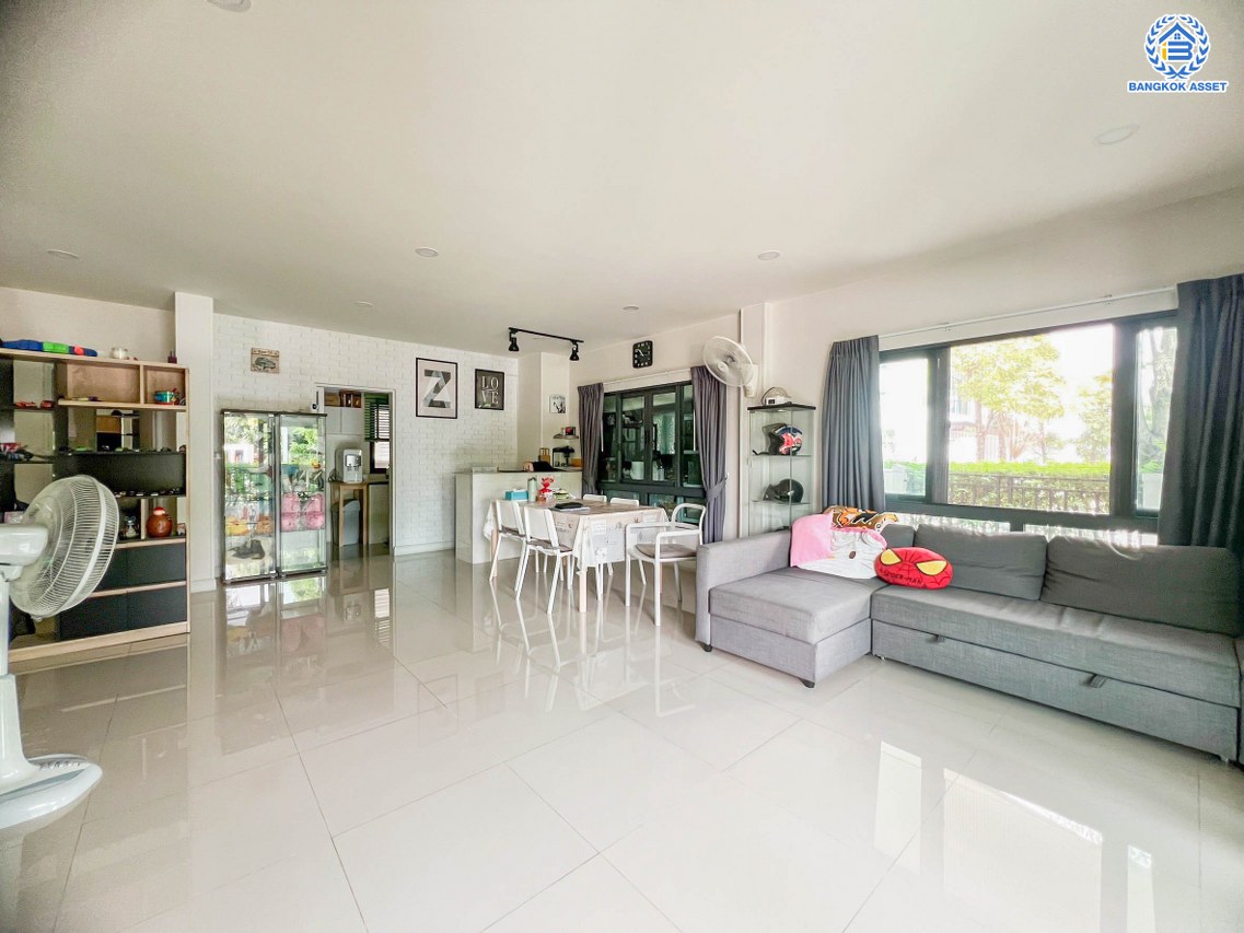 *****บ้านเดี่ยวมือสอง โครงการ เซนโทร ชัยพฤกษ์-แจ้งวัฒนะ2 หลังมุม จากแบรนด์ AP Thai เนื้อที่ 61.50 ตร.ว. พื้นที่ใช้สอย 255 ตร.ม. ฟังก์ชัน 4 ห้องนอน 6 ห้องน้ำ 2 ที่จอดรถ บ้านฟังก์ชั่นเยอะ ใกล้แหล่งอำนวยความสะดวก บนทำเล เชื่อมต่อถนนสะพานนนทบุรี-บางบัวทอง ถนนชัยพฤกษ์ ถนนราชพฤกษ์ ใกล้จุดขึ้นทางด่วน "แจ้งวัฒนะ"