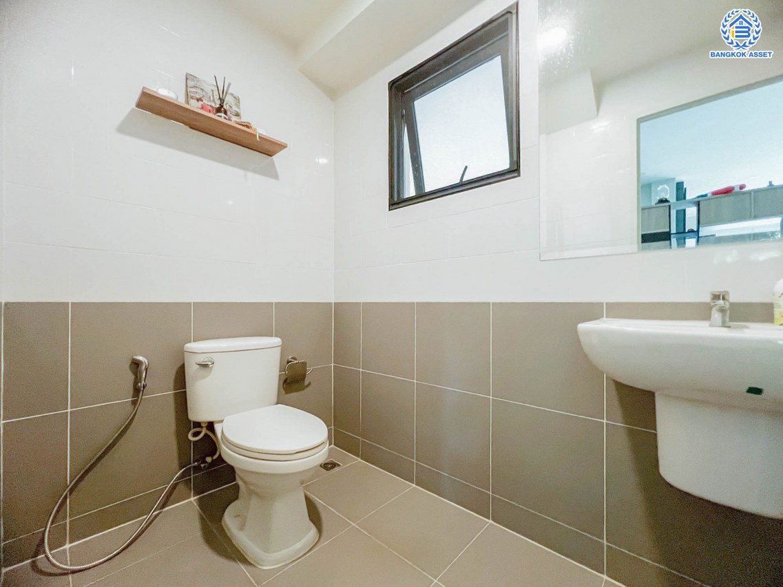 *****บ้านเดี่ยวมือสอง โครงการ เซนโทร ชัยพฤกษ์-แจ้งวัฒนะ2 หลังมุม จากแบรนด์ AP Thai เนื้อที่ 61.50 ตร.ว. พื้นที่ใช้สอย 255 ตร.ม. ฟังก์ชัน 4 ห้องนอน 6 ห้องน้ำ 2 ที่จอดรถ บ้านฟังก์ชั่นเยอะ ใกล้แหล่งอำนวยความสะดวก บนทำเล เชื่อมต่อถนนสะพานนนทบุรี-บางบัวทอง ถนนชัยพฤกษ์ ถนนราชพฤกษ์ ใกล้จุดขึ้นทางด่วน "แจ้งวัฒนะ"