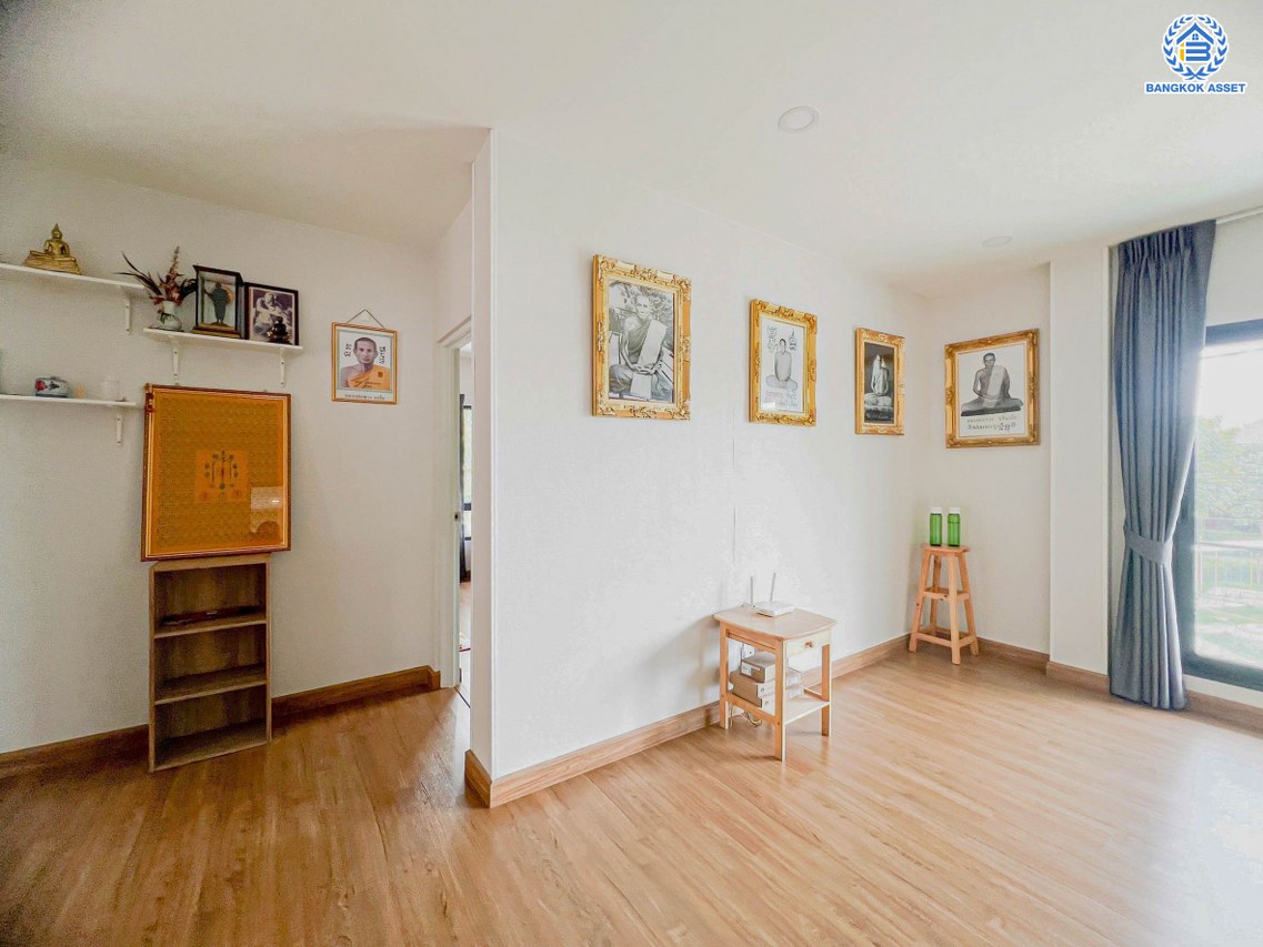 *****บ้านเดี่ยวมือสอง โครงการ เซนโทร ชัยพฤกษ์-แจ้งวัฒนะ2 หลังมุม จากแบรนด์ AP Thai เนื้อที่ 61.50 ตร.ว. พื้นที่ใช้สอย 255 ตร.ม. ฟังก์ชัน 4 ห้องนอน 6 ห้องน้ำ 2 ที่จอดรถ บ้านฟังก์ชั่นเยอะ ใกล้แหล่งอำนวยความสะดวก บนทำเล เชื่อมต่อถนนสะพานนนทบุรี-บางบัวทอง ถนนชัยพฤกษ์ ถนนราชพฤกษ์ ใกล้จุดขึ้นทางด่วน "แจ้งวัฒนะ"