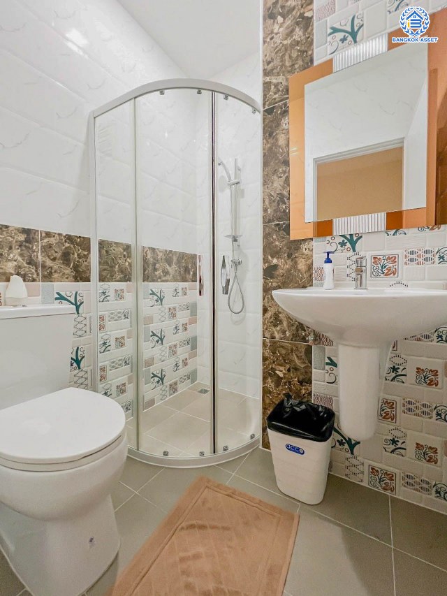 *****ทาวน์โฮม 3 ชั้นมือสอง โครงการ โกลเด้น ซิตี้ แจ้งวัฒนะ-เมืองทอง บนเนื้อที่ 20.4 ตร.ว. พื้นที่ใช้สอย 164 ตร.ม. ฟังก์ชัน 4 ห้องนอน 4 ห้องน้ำ 2 ที่จอดรถ บ้านสภาพสวย ใกล้เมืองเดินทางสะดวก เชื่อมต่อถนนติวานนท์, ถนนศรีสมาน, ถนนสรงประภา ใกล้รถไฟฟ้าสายสีชมพู "สถานีห้าแยกปากเกร็ด" จุดขึ้นทางด่วน "แจ้งวัฒนะ-ศรีรัช"