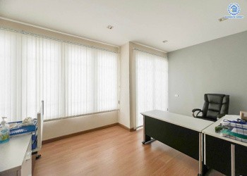 *****ทาวน์โฮม 3 ชั้นมือสอง โครงการ โกลเด้น ซิตี้ แจ้งวัฒนะ-เมืองทอง บนเนื้อที่ 20.4 ตร.ว. พื้นที่ใช้สอย 164 ตร.ม. ฟังก์ชัน 4 ห้องนอน 4 ห้องน้ำ 2 ที่จอดรถ บ้านสภาพสวย ใกล้เมืองเดินทางสะดวก เชื่อมต่อถนนติวานนท์, ถนนศรีสมาน, ถนนสรงประภา ใกล้รถไฟฟ้าสายสีชมพู "สถานีห้าแยกปากเกร็ด" จุดขึ้นทางด่วน "แจ้งวัฒนะ-ศรีรัช"