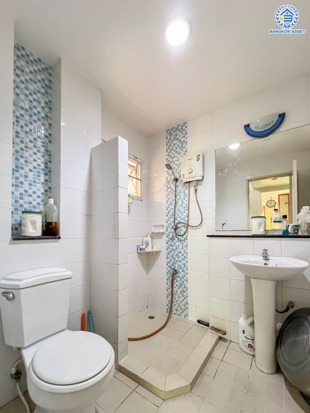 *****บ้านเดี่ยวมือสอง นนทบุรี โครงการ เพอร์เฟคพาร์ค พระราม5-บางใหญ่ เนื้อที่กว้าง 50.1 ตร.ว. พื้นที่ใช้สอย 140 ตร.ม. ฟังก์ชัน 3 ห้องนอน 3 ห้องน้ำ 2 ที่จอดรถ บ้านสภาพสวย พร้อมเข้าอยู่ บนทำเลเชื่อมต่อ ถนนกาญจนาภิเษก ใกล้รถไฟฟ้าสายสีม่วง "สถานีตลาดบางใหญ่" เพียง 15 นาที และยังใกล้ทางด่วน "ศรีรัช"