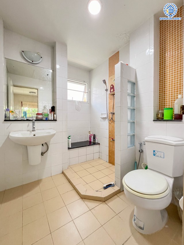 *****บ้านเดี่ยวมือสอง นนทบุรี โครงการ เพอร์เฟคพาร์ค พระราม5-บางใหญ่ เนื้อที่กว้าง 50.1 ตร.ว. พื้นที่ใช้สอย 140 ตร.ม. ฟังก์ชัน 3 ห้องนอน 3 ห้องน้ำ 2 ที่จอดรถ บ้านสภาพสวย พร้อมเข้าอยู่ บนทำเลเชื่อมต่อ ถนนกาญจนาภิเษก ใกล้รถไฟฟ้าสายสีม่วง "สถานีตลาดบางใหญ่" เพียง 15 นาที และยังใกล้ทางด่วน "ศรีรัช"