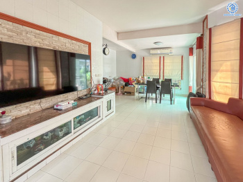 *****บ้านเดี่ยวมือสอง นนทบุรี โครงการ เพอร์เฟคพาร์ค พระราม5-บางใหญ่ เนื้อที่กว้าง 50.1 ตร.ว. พื้นที่ใช้สอย 140 ตร.ม. ฟังก์ชัน 3 ห้องนอน 3 ห้องน้ำ 2 ที่จอดรถ บ้านสภาพสวย พร้อมเข้าอยู่ บนทำเลเชื่อมต่อ ถนนกาญจนาภิเษก ใกล้รถไฟฟ้าสายสีม่วง "สถานีตลาดบางใหญ่" เพียง 15 นาที และยังใกล้ทางด่วน "ศรีรัช"