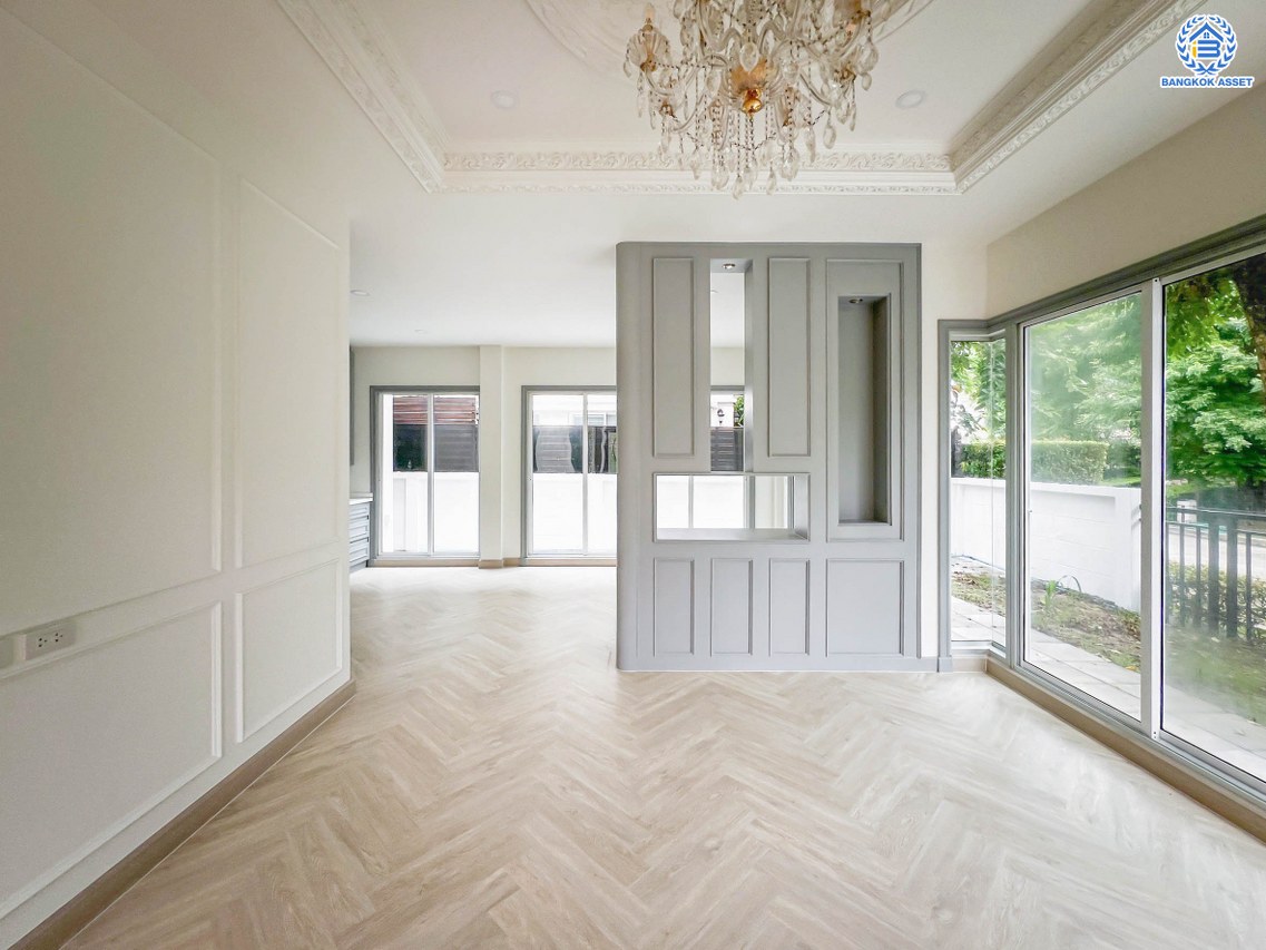 บ้านเดี่ยวมือสอง โครงการ ไลฟ์บางกอกบูเลอวาร์ด รัชวิภา หลังมุม เนื้อที่ 61.30 ตร.ว. พื้นที่ใช้อสอย 245 ตร.ม. ฟังก์ชัน 3 ห้องนอน 3 ห้องน้ำ 2 ที่จอดรถ บ้านสภาพดี พื้นที่ใช้สอยกว้างขวาง บนทำเลแห่งการเดินทาง เชื่อมต่อถนนนครอินทร์ ถนนวงศ์สว่าง ใกล้รถไฟฟ้าสายสีม่วง "สถานีเเยกติวานนท์" และจุดขึ้นทางพิเศษประจิมรัถยา