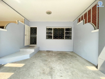 *****ทาวน์โฮม 3 ชั้นมือสองกรุงเทพมหานคร โครการ มั่งมี ซิตี้ บางแค เฟส2 เนื้อที่กว้าง 20.40 ตร.ว. พื้นที่ใช้สอย 179 ตร.ม. ฟังก์ชัน 4 ห้องนอน 3 ห้องน้ำ 1 ที่จอดรถ บนทำเลเดินทางสะดวก เชื่อมต่อ ถนนกาญจนาภิเษก ใกล้รถไฟฟ้าสายน้ำเงิน สถานีหลักสอง และ จุดขึ้นทางด่วน ใกล้จุดขึ้นทางด่วน วงแหวนกาญจนาภิเษก