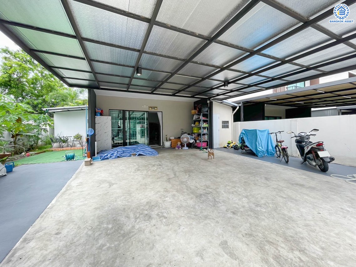 *****บ้านแฝดมือสอง โครงการ เดอะคอนเนค44 กาญจนาภิเษก-กันตนา หลังริม เนื้อที่ 50.90 ตร.ว. ฟังก์ชัน 3 ห้องนอน 2 ห้องน้ำ 2 ที่จอดรถ บ้านสภาพดีเยี่ยม พร้อมเข้าอยู่ บนทำเลดี เชื่อมต่อถนนบางใหญ่-บางคูลัด ถนนกาญจนาภิเษก ถนนพิชัยเขต ใกล้รถไฟฟ้าสายสีม่วง "สถานีตลาดบางใหญ่" และจุดขึ้นทางด่วน "ศรีรัช"