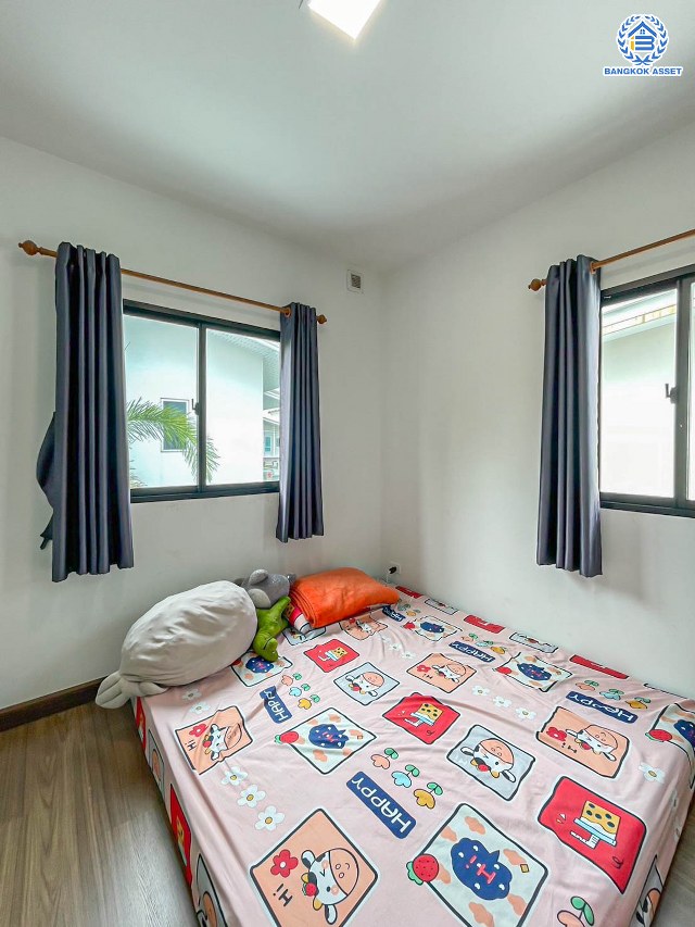 *****บ้านแฝดมือสอง โครงการ เดอะคอนเนค44 กาญจนาภิเษก-กันตนา หลังริม เนื้อที่ 50.90 ตร.ว. ฟังก์ชัน 3 ห้องนอน 2 ห้องน้ำ 2 ที่จอดรถ บ้านสภาพดีเยี่ยม พร้อมเข้าอยู่ บนทำเลดี เชื่อมต่อถนนบางใหญ่-บางคูลัด ถนนกาญจนาภิเษก ถนนพิชัยเขต ใกล้รถไฟฟ้าสายสีม่วง "สถานีตลาดบางใหญ่" และจุดขึ้นทางด่วน "ศรีรัช"