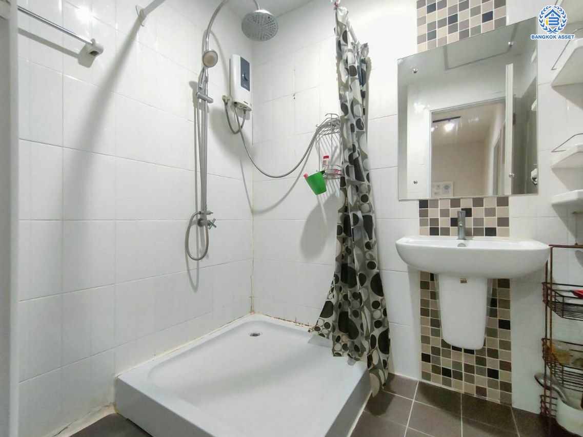 *****ทาวน์เฮ้าส์มือสอง โครงการ เดอะคอนเนค แจ้งวัฒนะ1 เนื้อที่ 18.2 ตร.ว. ฟังก์ชัน 3 ห้องนอน 2 ห้องน้ำ 1 ที่จอดรถ บ้านสภาพดีเยี่ยม พร้อมเข้าอยู่ บนทำเลดี เชื่อมต่อถนนสรงประภา, ถนนติวานนท์, ถนนแจ้งวัฒนะ ใกล้รถไฟฟ้าสายสีชมพู "สถานีสถานีปากเกร็ด" และจุดขึ้นทางด่วน "ศรีสมาน"