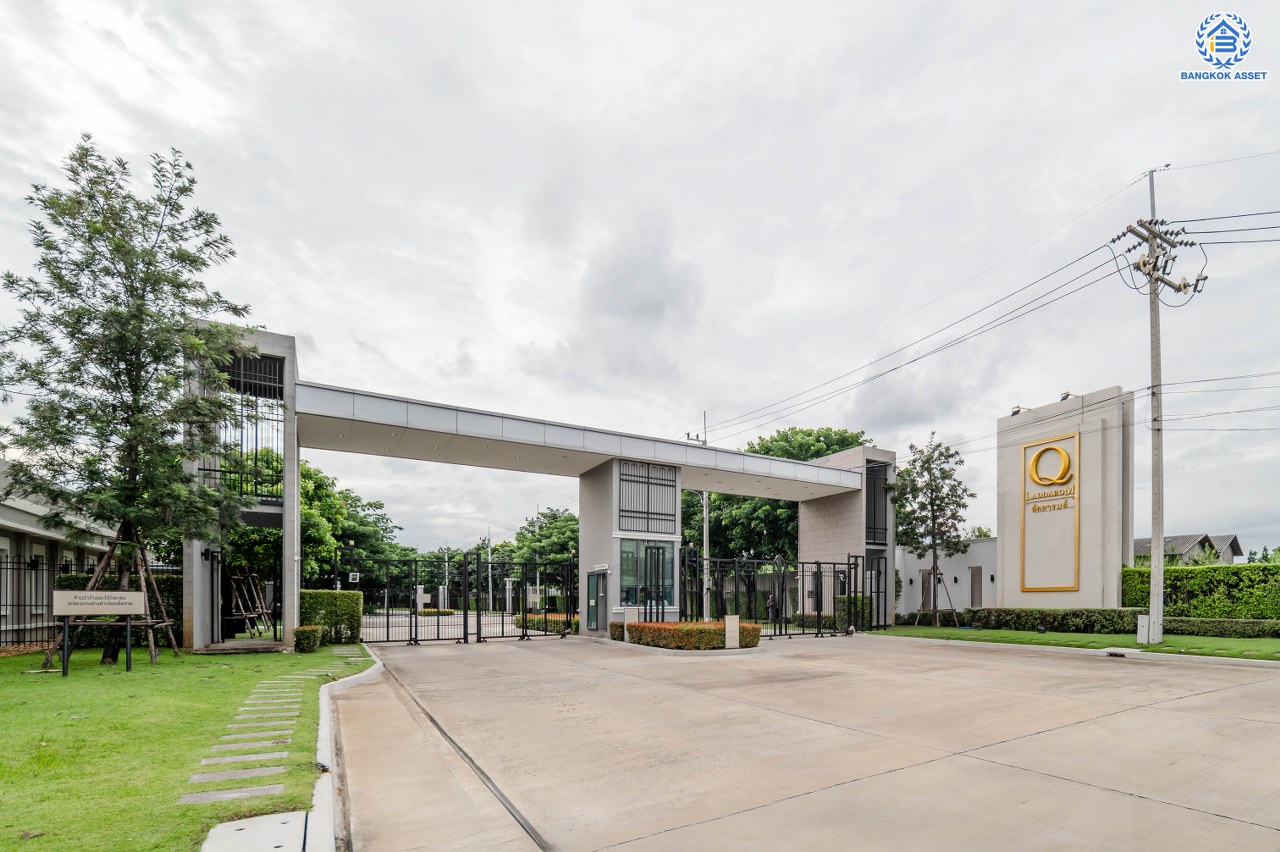 บ้านมือสองตกแต่งใหม่ โครงการ ลัดดารมย์ ติวานนท์ บนสังคมคุณภาพจากแบรนด์ Q.House หลังใหญ่กว่า 65.70 ตร.ว. พื้นที่ใช้สอย 299.89 ตร.ม. โดดเด่นด้วยการดีไซน์และฟังก์ชัน 4 ห้องนอน 5 ห้องน้ำ 1 ห้องแม่บ้าน จอดรถได้ 3 คัน Facility ภายในโครงการครบครัน บนที่สุดแห่งทำเลศักยภาพ หน้าโครงการติดถนนติวานนท์ ใกล้ทางด่วน "ศรีสมาน" เชื่อมต่อทุกการเดินทาง