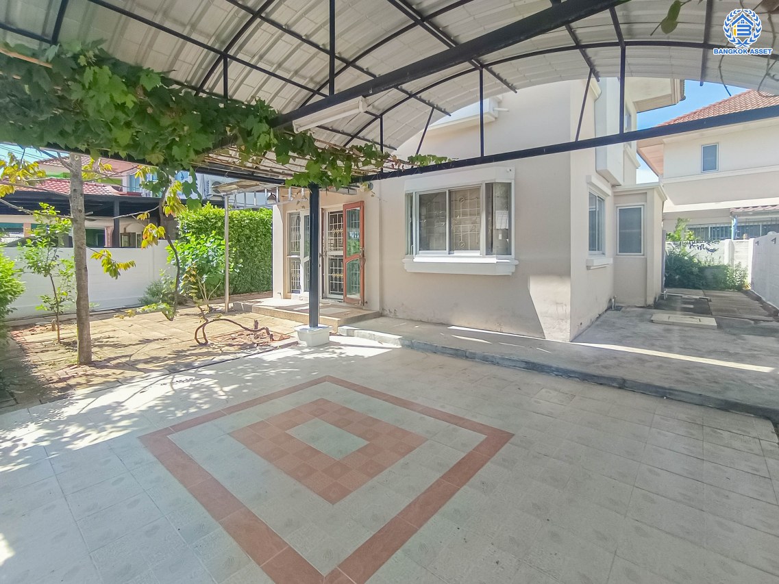 *****บ้านเดี่ยวมือสอง โครงการ ศุภาลัยวิลล์ วงแหวน-รัตนาธิเบศร์ เนื้อที่ 50 ตร.ว พื้นที่ใช้สอย 150 ตร.ม. ฟังก์ชัน 3 ห้องนอน 2 ห้องน้ำ 2 ที่จอดรถ บนทำเลเชื่อมต่อหลายเส้นทาง ใกล้รถไฟฟ้าสายสีม่วง "สถานีคลองบางไผ่" และจุดขึ้นทางด่วน "กาญจนาภิเษก"