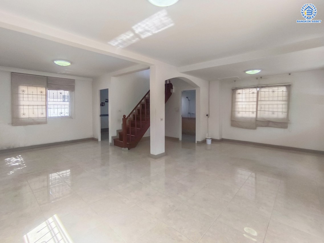 *****บ้านเดี่ยวมือสอง โครงการ ศุภาลัยวิลล์ วงแหวน-รัตนาธิเบศร์ เนื้อที่ 50 ตร.ว พื้นที่ใช้สอย 150 ตร.ม. ฟังก์ชัน 3 ห้องนอน 2 ห้องน้ำ 2 ที่จอดรถ บนทำเลเชื่อมต่อหลายเส้นทาง ใกล้รถไฟฟ้าสายสีม่วง "สถานีคลองบางไผ่" และจุดขึ้นทางด่วน "กาญจนาภิเษก"