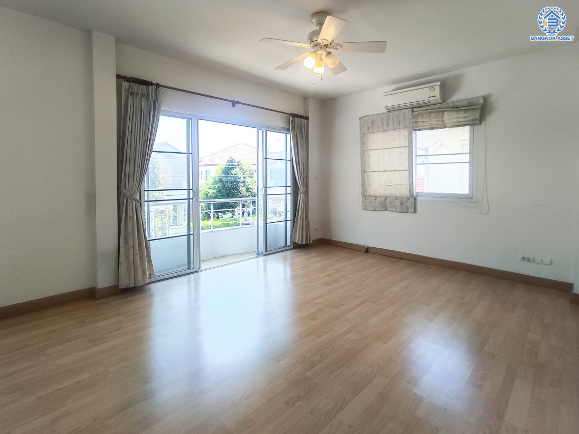 *****บ้านเดี่ยวมือสอง โครงการ ศุภาลัยวิลล์ วงแหวน-รัตนาธิเบศร์ เนื้อที่ 50 ตร.ว พื้นที่ใช้สอย 150 ตร.ม. ฟังก์ชัน 3 ห้องนอน 2 ห้องน้ำ 2 ที่จอดรถ บนทำเลเชื่อมต่อหลายเส้นทาง ใกล้รถไฟฟ้าสายสีม่วง "สถานีคลองบางไผ่" และจุดขึ้นทางด่วน "กาญจนาภิเษก"