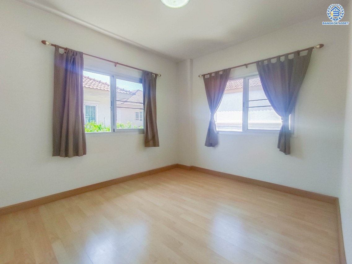 *****บ้านเดี่ยวมือสอง โครงการ ศุภาลัยวิลล์ วงแหวน-รัตนาธิเบศร์ เนื้อที่ 50 ตร.ว พื้นที่ใช้สอย 150 ตร.ม. ฟังก์ชัน 3 ห้องนอน 2 ห้องน้ำ 2 ที่จอดรถ บนทำเลเชื่อมต่อหลายเส้นทาง ใกล้รถไฟฟ้าสายสีม่วง "สถานีคลองบางไผ่" และจุดขึ้นทางด่วน "กาญจนาภิเษก"