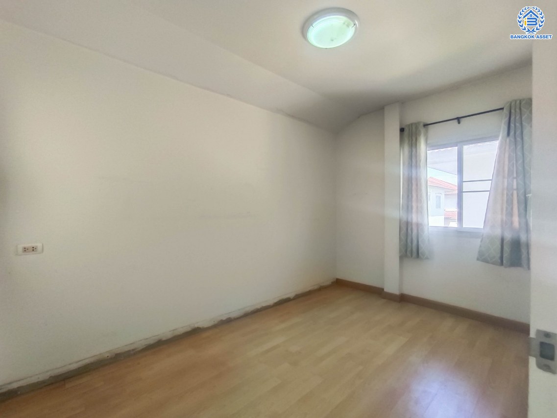 *****บ้านเดี่ยวมือสอง โครงการ ศุภาลัยวิลล์ วงแหวน-รัตนาธิเบศร์ เนื้อที่ 50 ตร.ว พื้นที่ใช้สอย 150 ตร.ม. ฟังก์ชัน 3 ห้องนอน 2 ห้องน้ำ 2 ที่จอดรถ บนทำเลเชื่อมต่อหลายเส้นทาง ใกล้รถไฟฟ้าสายสีม่วง "สถานีคลองบางไผ่" และจุดขึ้นทางด่วน "กาญจนาภิเษก"