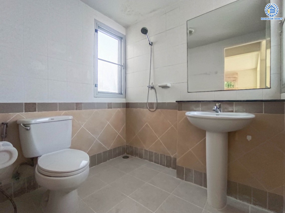 *****บ้านเดี่ยวมือสอง โครงการ ศุภาลัยวิลล์ วงแหวน-รัตนาธิเบศร์ เนื้อที่ 50 ตร.ว พื้นที่ใช้สอย 150 ตร.ม. ฟังก์ชัน 3 ห้องนอน 2 ห้องน้ำ 2 ที่จอดรถ บนทำเลเชื่อมต่อหลายเส้นทาง ใกล้รถไฟฟ้าสายสีม่วง "สถานีคลองบางไผ่" และจุดขึ้นทางด่วน "กาญจนาภิเษก"