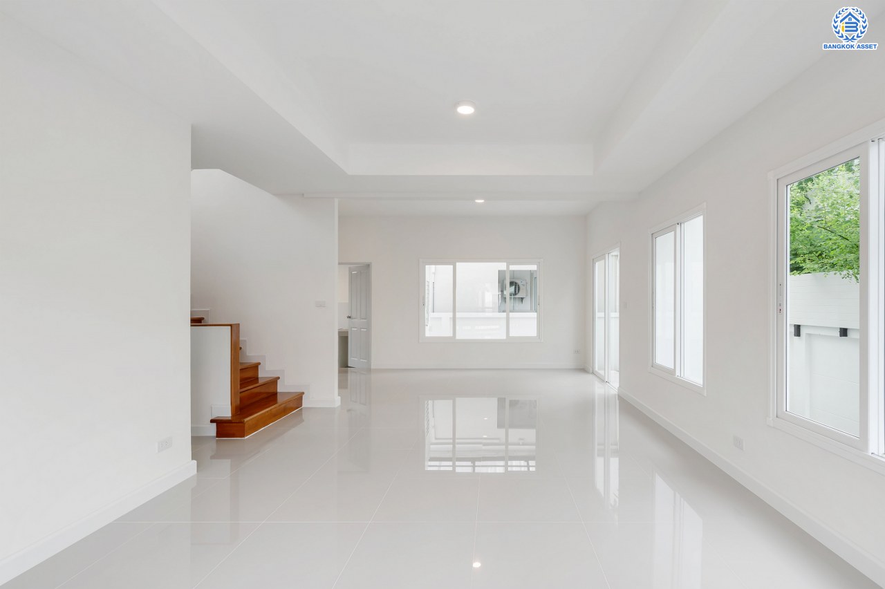 บ้านมือสองตกแต่งใหม่ โครงการ เพอร์เฟคเพลส รัตนาธิเบศร์ บ้านเดี่ยว จากแบรนด์ Property Perfect เนื้อที่ 50 ตร.ว. ฟังก์ชัน 3 ห้องนอน 2 ห้องน้ำ 1 ห้องอเนกประสงค์ จอดรถได้ 2 คัน บนที่สุดแห่งทำเลโซนเมือง เชื่อมต่อถนนรัตนาธิเบศร์ ใกล้เซ็นทรัลรัตนาธิเบศร์ จุดขึ้นทางด่วน "งามวงศ์วาน" และรถไฟฟ้า"สถานีไทรม้า"