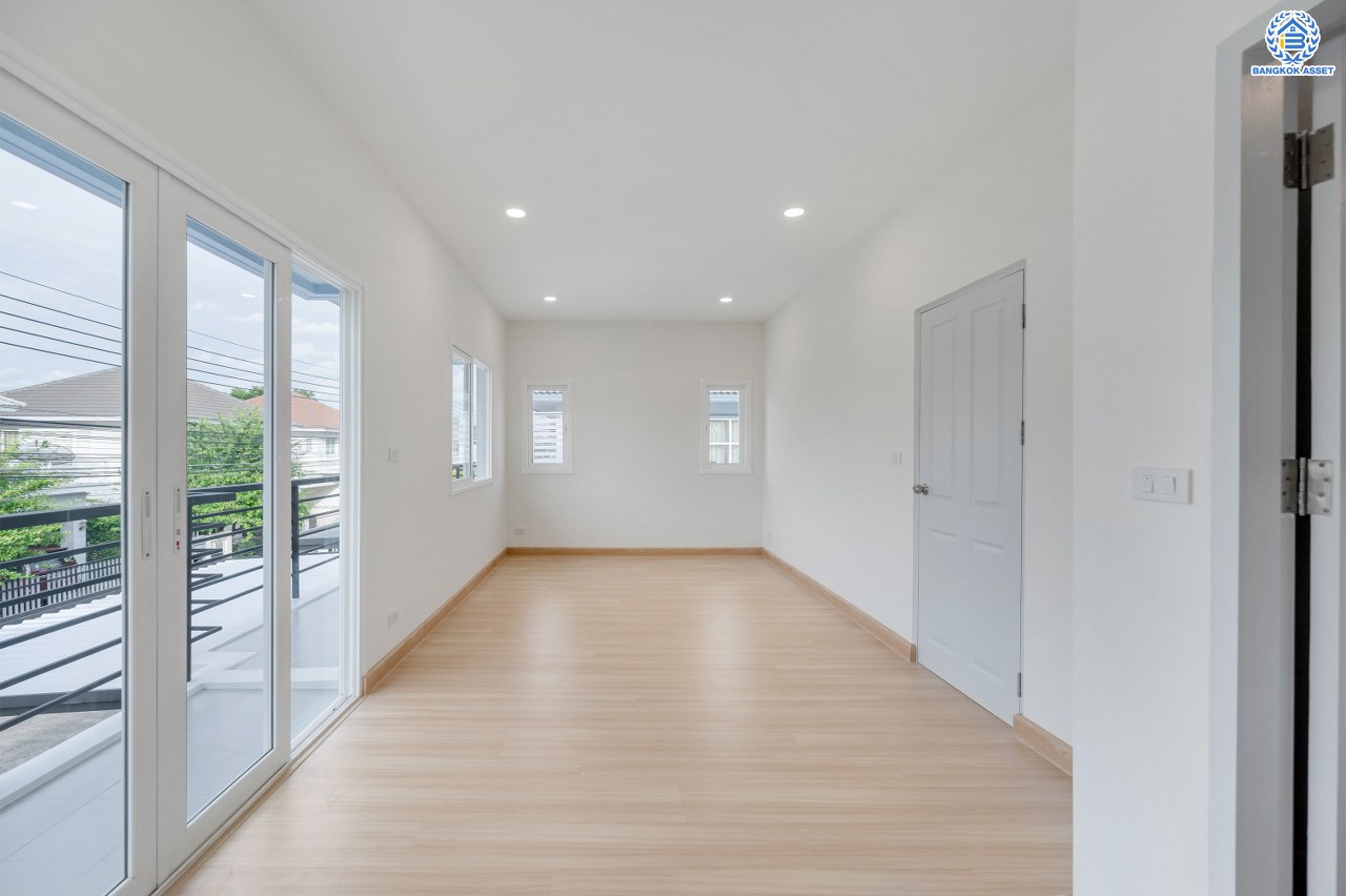 บ้านมือสองตกแต่งใหม่ โครงการ เพอร์เฟคเพลส รัตนาธิเบศร์ บ้านเดี่ยว จากแบรนด์ Property Perfect เนื้อที่ 50 ตร.ว. ฟังก์ชัน 3 ห้องนอน 2 ห้องน้ำ 1 ห้องอเนกประสงค์ จอดรถได้ 2 คัน บนที่สุดแห่งทำเลโซนเมือง เชื่อมต่อถนนรัตนาธิเบศร์ ใกล้เซ็นทรัลรัตนาธิเบศร์ จุดขึ้นทางด่วน "งามวงศ์วาน" และรถไฟฟ้า"สถานีไทรม้า"