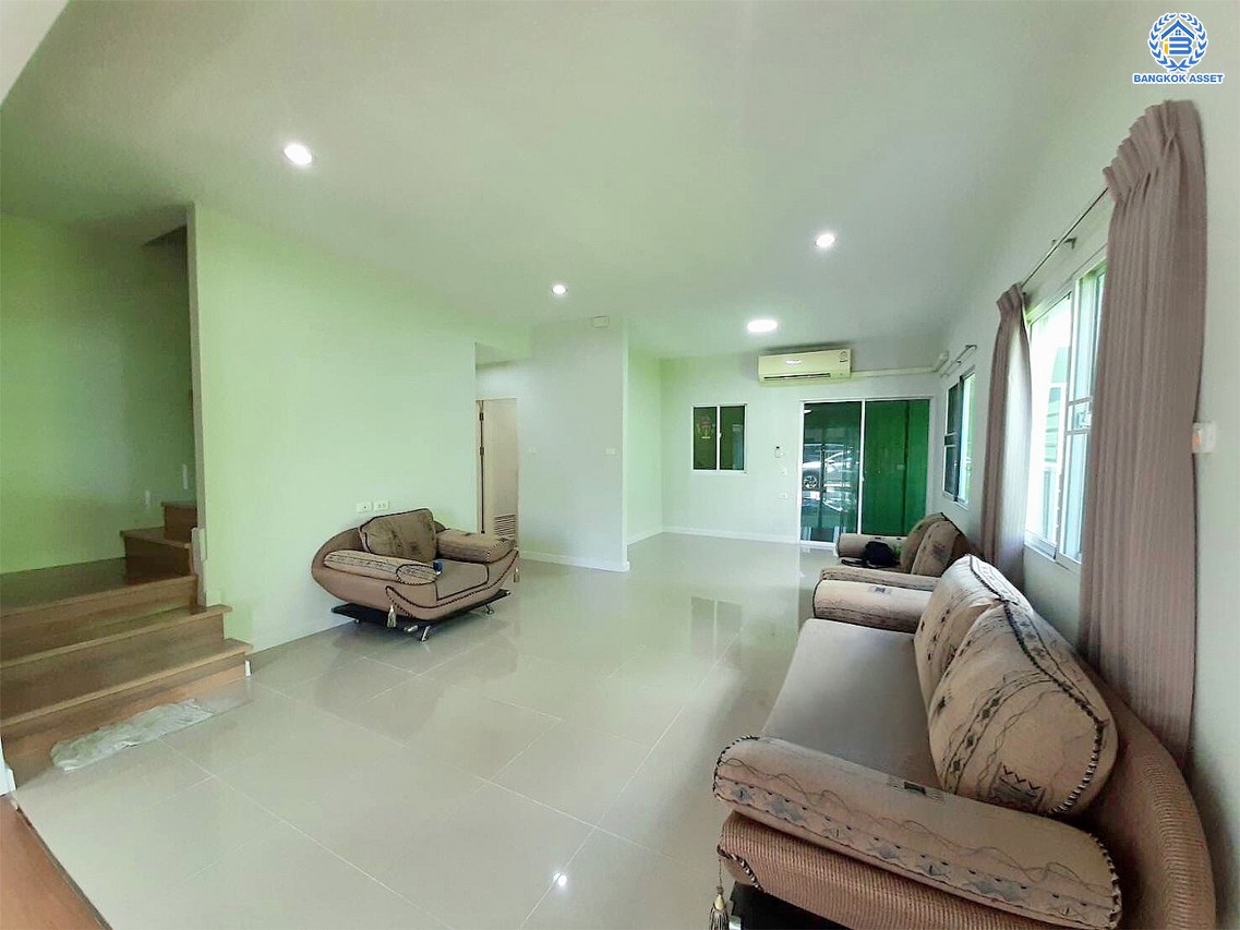 *****ทาวน์เฮ้าส์มือสอง โครงการ ซิตี้เซนส์ วัชรพล หลังริม เนื้อที่กว้าง 27.2 ตร.ว. พื้นที่าใช้สอย 132.02 ตร.ม. ฟังก์ชัน 3 ห้องนอน 2 ห้องน้ำ โครงการร่มรื่น แถมฟรี! เครื่องปรับอากาศ 4 เครื่อง บนทำเลดี เชื่อมต่อหลายเส้นทาง ใกล้ทางด่วน "รามอินทรา-อาจณรงค์"