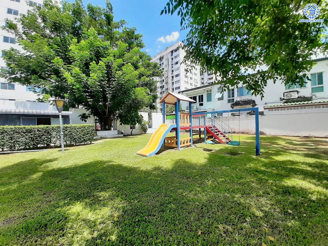 *****ทาวน์เฮ้าส์มือสอง โครงการ ซิตี้เซนส์ วัชรพล หลังริม เนื้อที่กว้าง 27.2 ตร.ว. พื้นที่าใช้สอย 132.02 ตร.ม. ฟังก์ชัน 3 ห้องนอน 2 ห้องน้ำ โครงการร่มรื่น แถมฟรี! เครื่องปรับอากาศ 4 เครื่อง บนทำเลดี เชื่อมต่อหลายเส้นทาง ใกล้ทางด่วน "รามอินทรา-อาจณรงค์"