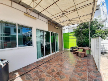 *****ทาวน์เฮ้าส์มือสอง โครงการ ซิตี้เซนส์ วัชรพล หลังริม เนื้อที่กว้าง 27.2 ตร.ว. พื้นที่าใช้สอย 132.02 ตร.ม. ฟังก์ชัน 3 ห้องนอน 2 ห้องน้ำ โครงการร่มรื่น แถมฟรี! เครื่องปรับอากาศ 4 เครื่อง บนทำเลดี เชื่อมต่อหลายเส้นทาง ใกล้ทางด่วน "รามอินทรา-อาจณรงค์"