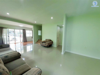 *****ทาวน์เฮ้าส์มือสอง โครงการ ซิตี้เซนส์ วัชรพล หลังริม เนื้อที่กว้าง 27.2 ตร.ว. พื้นที่าใช้สอย 132.02 ตร.ม. ฟังก์ชัน 3 ห้องนอน 2 ห้องน้ำ โครงการร่มรื่น แถมฟรี! เครื่องปรับอากาศ 4 เครื่อง บนทำเลดี เชื่อมต่อหลายเส้นทาง ใกล้ทางด่วน "รามอินทรา-อาจณรงค์"