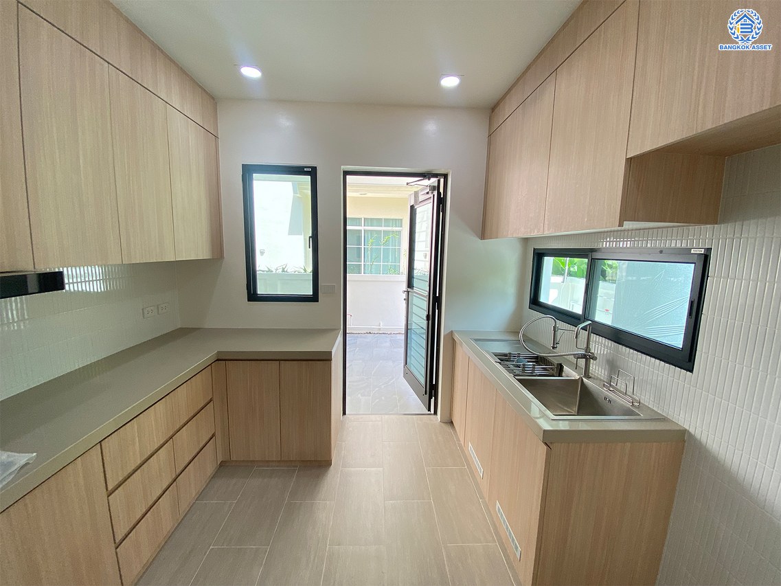 *****บ้านเดี่ยวมือสอง โครงการ นันทวัน สาทร-ราชพฤกษ์ หลังมุม เนื้อที่ 102.8 ตร.ว. พื้นที่ใช้สอย 248 ตร.ม.ฟังก์ชัน 4 ห้องนอน 3 ห้องน้ำ 2 ที่จอดรถ บ้านสวย สภาพดี บนทำเลเชื่อมต่อหลายเส้นทาง ใกล้รถไฟฟ้าสายสีน้ำเงิน "สถานีบางหว้า" แถมฟรี เครื่องปรับอากาศ 4 เครื่อง, เฟอร์นิเจอร์บิ้วอิน, ระบบไฟรองรับ EV Charger, Digital Door Lock