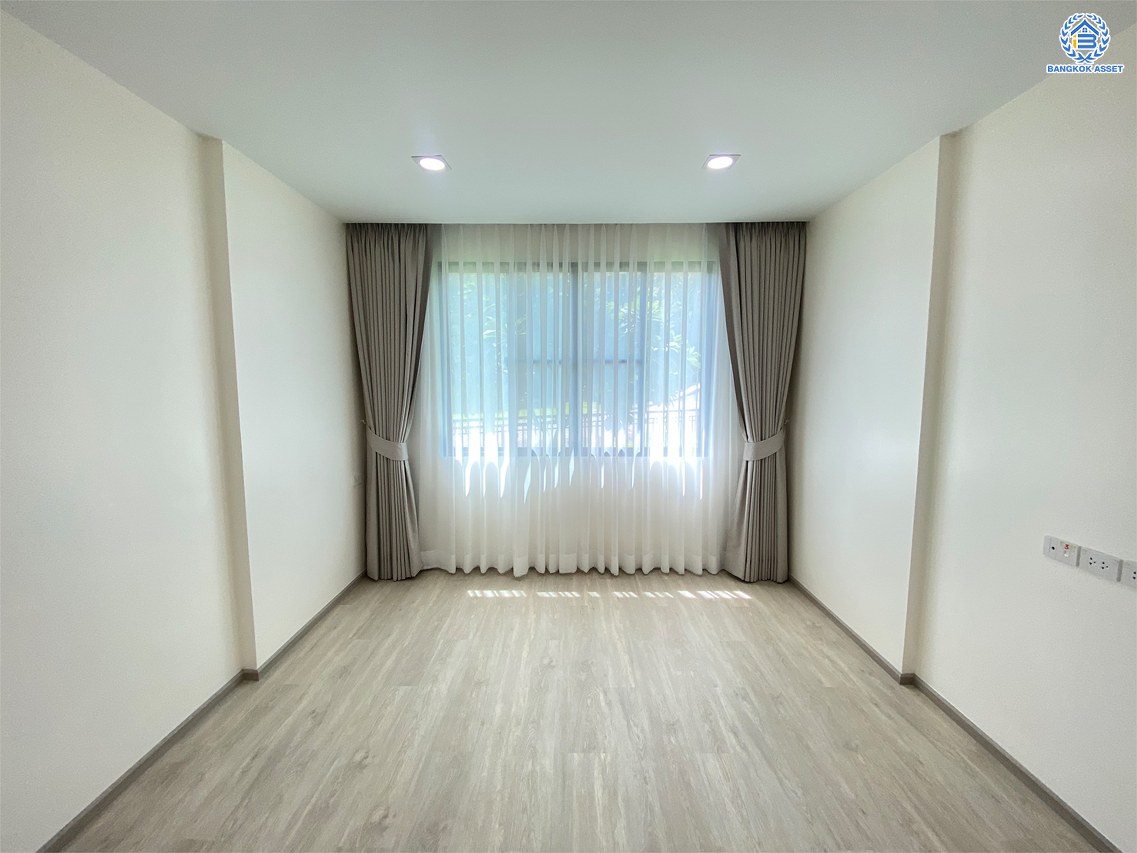 *****บ้านเดี่ยวมือสอง โครงการ นันทวัน สาทร-ราชพฤกษ์ หลังมุม เนื้อที่ 102.8 ตร.ว. พื้นที่ใช้สอย 248 ตร.ม.ฟังก์ชัน 4 ห้องนอน 3 ห้องน้ำ 2 ที่จอดรถ บ้านสวย สภาพดี บนทำเลเชื่อมต่อหลายเส้นทาง ใกล้รถไฟฟ้าสายสีน้ำเงิน "สถานีบางหว้า" แถมฟรี เครื่องปรับอากาศ 4 เครื่อง, เฟอร์นิเจอร์บิ้วอิน, ระบบไฟรองรับ EV Charger, Digital Door Lock