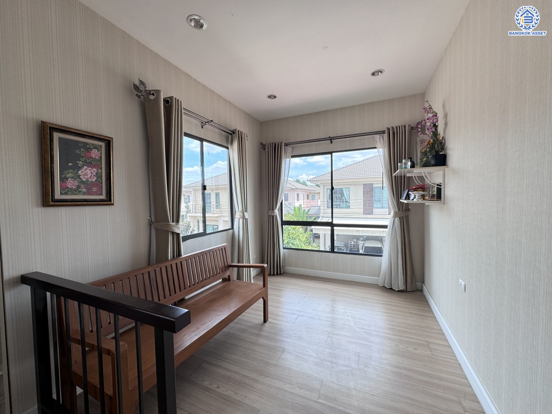 *****บ้านเดี่ยวมือสอง โครงการ ธนาวิลเลจ2 พระราม5-บางใหญ่ หลังมุม เนื้อที่ 52.40 ตร.ว. ฟังก์ชัน 4 ห้องนอน 3 ห้องน้ำ 2 ที่จอดรถ พร้อมอยู่ ตั้งบนทำเลเดินทางสะดวก เชื่อมต่อถนนรัตนาธิเบศร์ ถนนกาญจนาภิเษก ใกล้รถไฟฟ้าสายสีม่วง "สถานีตลาดบางใหญ่" และจุดขึ้นทางด่วน "กาญจนาภิเษก"