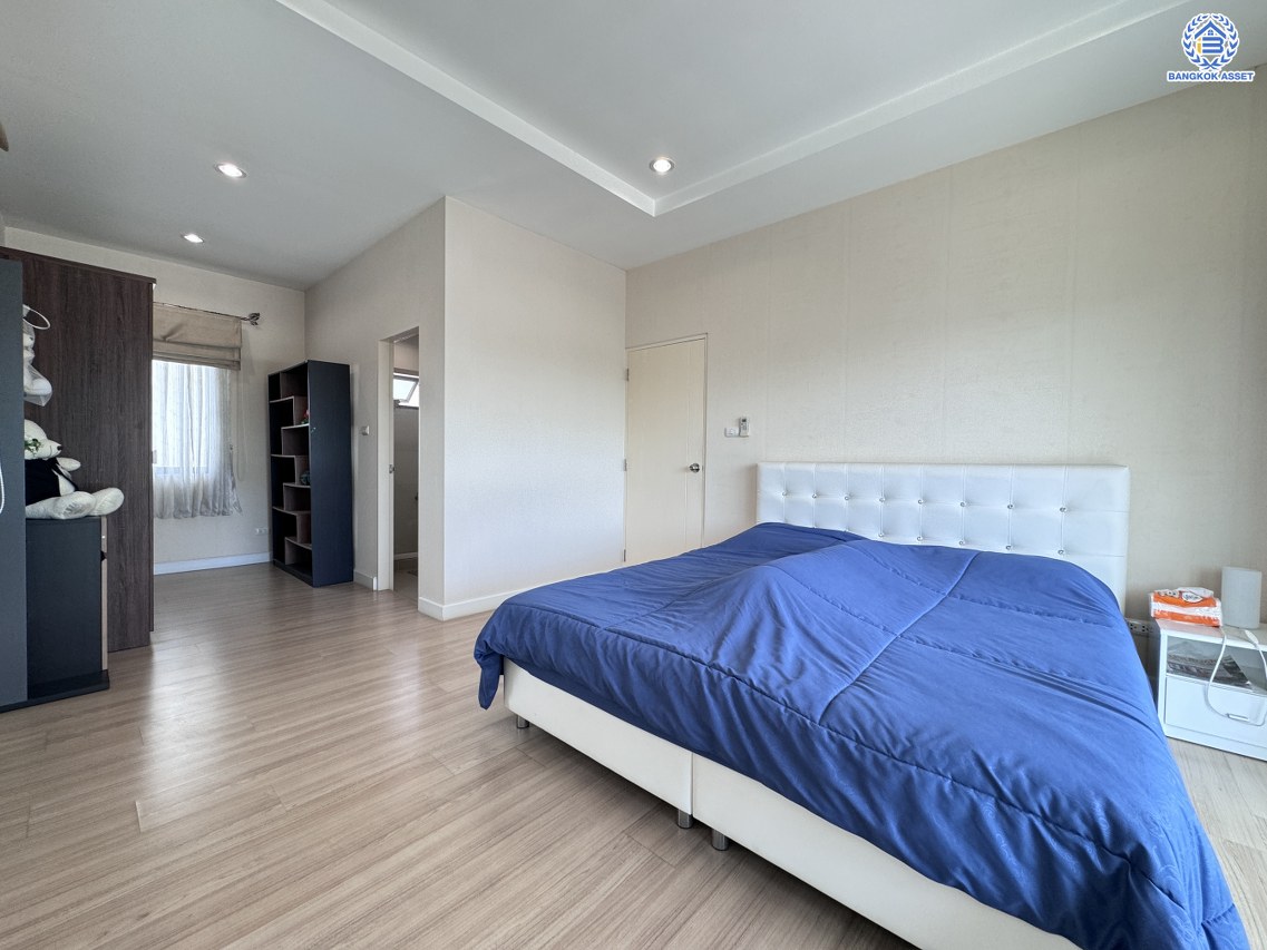 *****บ้านเดี่ยวมือสอง โครงการ ธนาวิลเลจ2 พระราม5-บางใหญ่ หลังมุม เนื้อที่ 52.40 ตร.ว. ฟังก์ชัน 4 ห้องนอน 3 ห้องน้ำ 2 ที่จอดรถ พร้อมอยู่ ตั้งบนทำเลเดินทางสะดวก เชื่อมต่อถนนรัตนาธิเบศร์ ถนนกาญจนาภิเษก ใกล้รถไฟฟ้าสายสีม่วง "สถานีตลาดบางใหญ่" และจุดขึ้นทางด่วน "กาญจนาภิเษก"