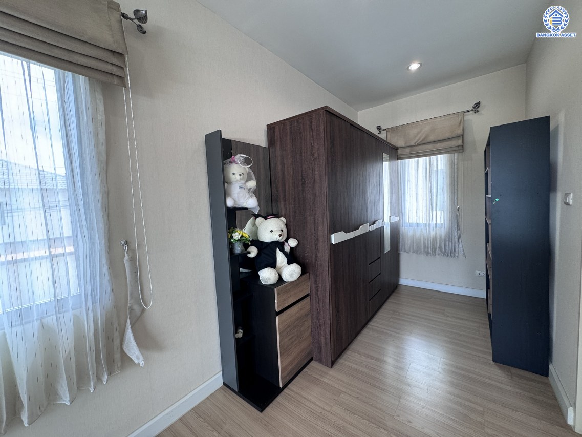 *****บ้านเดี่ยวมือสอง โครงการ ธนาวิลเลจ2 พระราม5-บางใหญ่ หลังมุม เนื้อที่ 52.40 ตร.ว. ฟังก์ชัน 4 ห้องนอน 3 ห้องน้ำ 2 ที่จอดรถ พร้อมอยู่ ตั้งบนทำเลเดินทางสะดวก เชื่อมต่อถนนรัตนาธิเบศร์ ถนนกาญจนาภิเษก ใกล้รถไฟฟ้าสายสีม่วง "สถานีตลาดบางใหญ่" และจุดขึ้นทางด่วน "กาญจนาภิเษก"