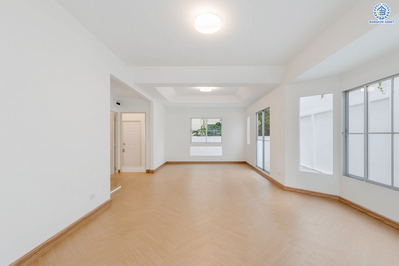 บ้านมือสองตกแต่งใหม่ โครงการ ชัยพฤกษ์ บางใหญ่ บ้านเดี่ยวหลังมุม แบรนด์คุณภาพ L&H พร้อม Facilities ครบครัน บนเนื้อที่ 54.7 ตร.ว. พื้นที่ใช้สอย 251.67 ตร.ม. ฟังก์ชัน 4 ห้องนอน 3 ห้องน้ำ จอดรถได้ 2 คัน ตกแต่งสไตล์เรียบหรู บนทำเลเดินทางสะดวก ใกล้รถไฟฟ้าสายสีม่วง "สถานีคลองบางไผ่" และเพียง 5 นาทีถึงเซ็นทรัล เวสต์เกต