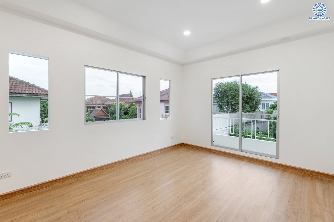 บ้านมือสองตกแต่งใหม่ โครงการ ชัยพฤกษ์ บางใหญ่ บ้านเดี่ยวหลังมุม แบรนด์คุณภาพ L&H พร้อม Facilities ครบครัน บนเนื้อที่ 54.7 ตร.ว. พื้นที่ใช้สอย 251.67 ตร.ม. ฟังก์ชัน 4 ห้องนอน 3 ห้องน้ำ จอดรถได้ 2 คัน ตกแต่งสไตล์เรียบหรู บนทำเลเดินทางสะดวก ใกล้รถไฟฟ้าสายสีม่วง "สถานีคลองบางไผ่" และเพียง 5 นาทีถึงเซ็นทรัล เวสต์เกต