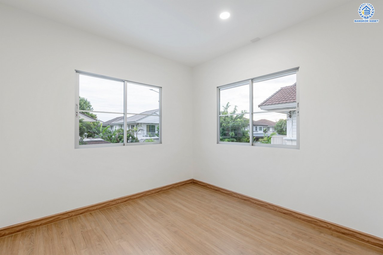 บ้านมือสองตกแต่งใหม่ โครงการ ชัยพฤกษ์ บางใหญ่ บ้านเดี่ยวหลังมุม แบรนด์คุณภาพ L&H พร้อม Facilities ครบครัน บนเนื้อที่ 54.7 ตร.ว. พื้นที่ใช้สอย 251.67 ตร.ม. ฟังก์ชัน 4 ห้องนอน 3 ห้องน้ำ จอดรถได้ 2 คัน ตกแต่งสไตล์เรียบหรู บนทำเลเดินทางสะดวก ใกล้รถไฟฟ้าสายสีม่วง "สถานีคลองบางไผ่" และเพียง 5 นาทีถึงเซ็นทรัล เวสต์เกต