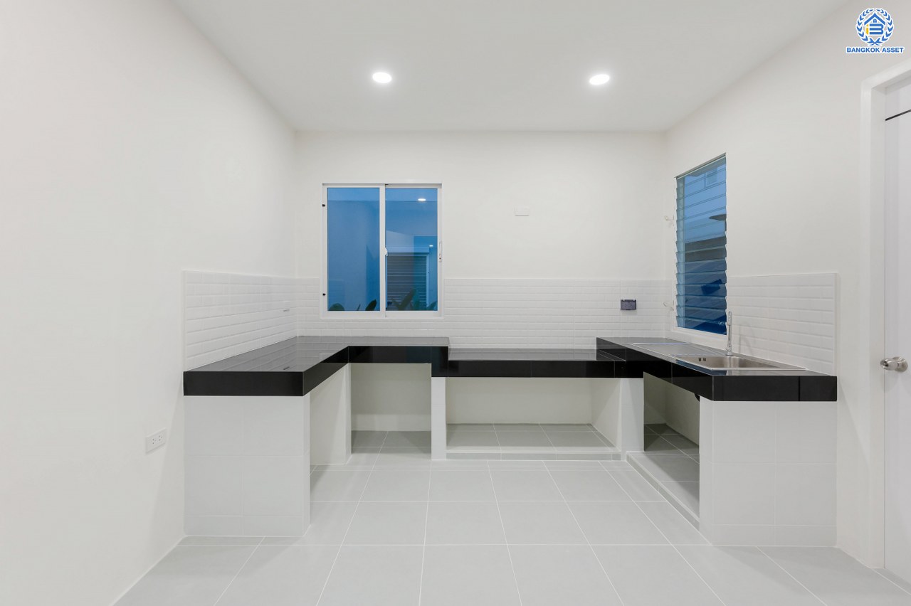 บ้านมือสองตกแต่งใหม่ โครงการ ฮาบิเทีย บางใหญ่ หลังมุม จากแบรนด์ Sansiri เนื้อที่ 68 ตร.ว. พื้นที่ใช้สอย 231.54 ตร.ม. ฟังก์ชัน 3 ห้องนอน 3 ห้องน้ำ 1 ห้องอเนกประสงค์ จอดรถได้ 2 คัน บนทำเลเดินทางสะดวก เชื่อมสู่ย่านใจกลางเมืองได้อย่างรวดเร็ว ใกล้เซ็นทรัลเวสต์เกต และรถไฟฟ้าสายสีม่วง "สถานีคลองบางไผ่"...