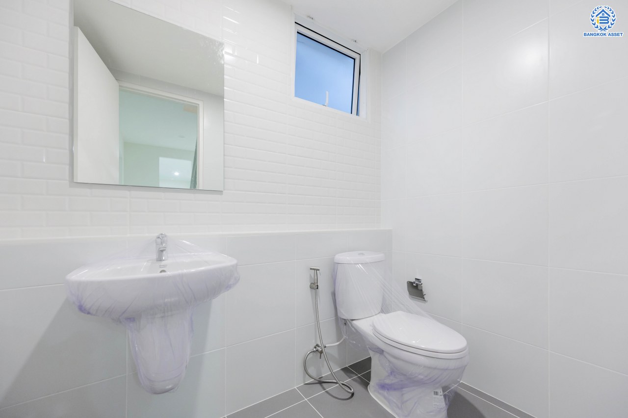 บ้านมือสองตกแต่งใหม่ โครงการ ฮาบิเทีย บางใหญ่ หลังมุม จากแบรนด์ Sansiri เนื้อที่ 68 ตร.ว. พื้นที่ใช้สอย 231.54 ตร.ม. ฟังก์ชัน 3 ห้องนอน 3 ห้องน้ำ 1 ห้องอเนกประสงค์ จอดรถได้ 2 คัน บนทำเลเดินทางสะดวก เชื่อมสู่ย่านใจกลางเมืองได้อย่างรวดเร็ว ใกล้เซ็นทรัลเวสต์เกต และรถไฟฟ้าสายสีม่วง "สถานีคลองบางไผ่"...