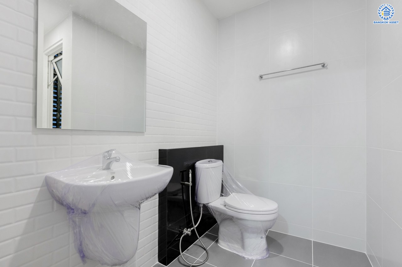 บ้านมือสองตกแต่งใหม่ โครงการ ฮาบิเทีย บางใหญ่ หลังมุม จากแบรนด์ Sansiri เนื้อที่ 68 ตร.ว. พื้นที่ใช้สอย 231.54 ตร.ม. ฟังก์ชัน 3 ห้องนอน 3 ห้องน้ำ 1 ห้องอเนกประสงค์ จอดรถได้ 2 คัน บนทำเลเดินทางสะดวก เชื่อมสู่ย่านใจกลางเมืองได้อย่างรวดเร็ว ใกล้เซ็นทรัลเวสต์เกต และรถไฟฟ้าสายสีม่วง "สถานีคลองบางไผ่"...