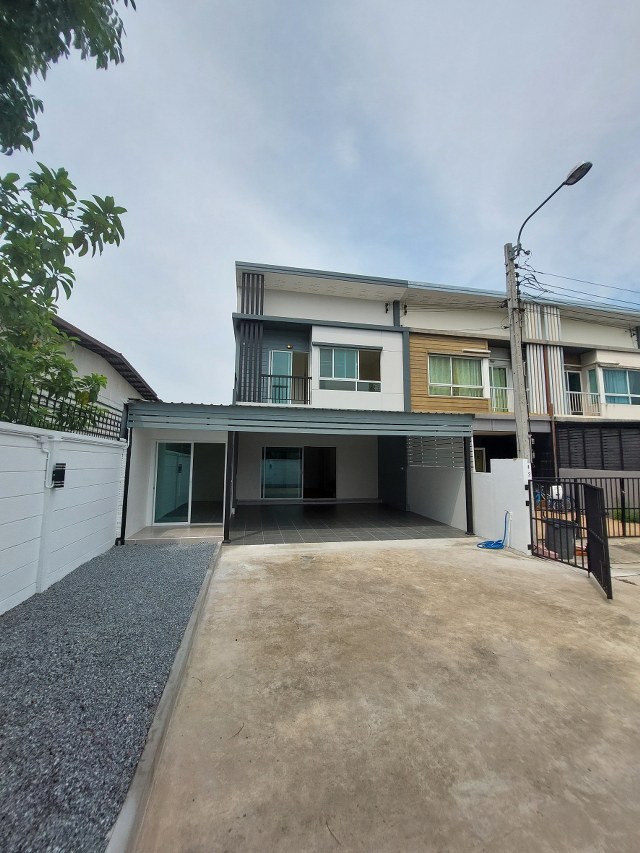 *****ทาวน์เฮ้าส์มือสองนนทบุรี โครงการ วิลเลตไลท์ ราชพฤกษ์-ปิ่นเกล้า หลังริม เนื้อที่ 43.7 ตร.ว. พื้นที่ใช้สอย 180 ตร.ม. ฟังก์ชัน 3 ห้องนอน 2 ห้องน้ำ 4 ที่จอดรถ แถมฟรี! 4 เครื่องดูดควัน บนทำเลดี เชื่อมต่อ ถนนกาญจนาภิเษก, ถนนราชพฤกษ์, ถนนนครอินทร์ ใกล้ทางด่วน "ศรีรัช"