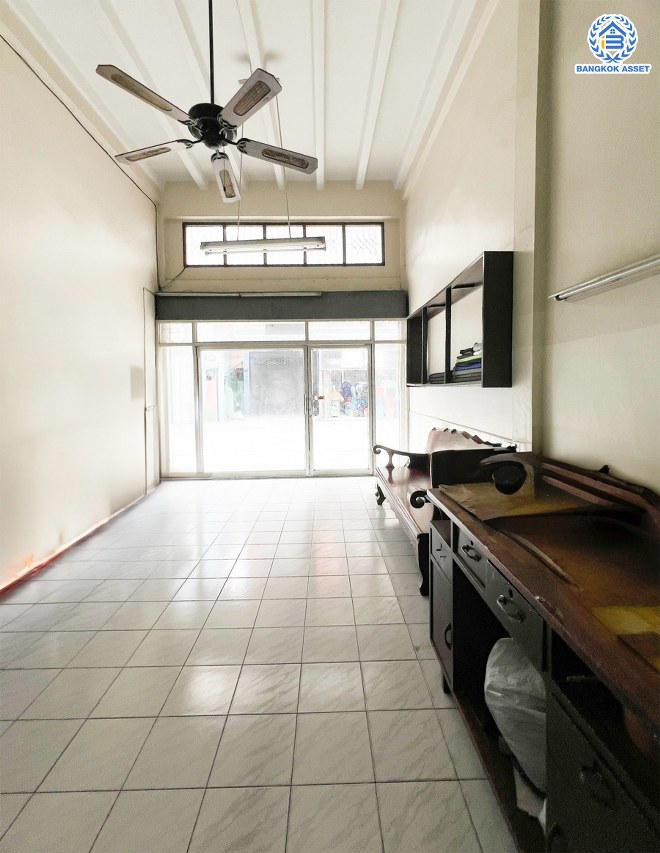 *****อาคารพาณิชย์ 3 ชั้นมือสองนนทบุรี ซอยติวานนท์38 เนื้อที่เยอะถึง 20 ตร.ว. พื้นที่ใช้สอย 250 ตร.ม. ฟังก์ชัน 3 ห้องนอน 4 ห้องน้ำ 1 ที่จอดรถ บนทำเลติดถนนติวานนท์ เดินทางสะดวก ใกล้รถไฟฟ้าสายสีชมพู "สถานีสนามบินน้ำ" และทางด่วน "งามวงศ์วาน"