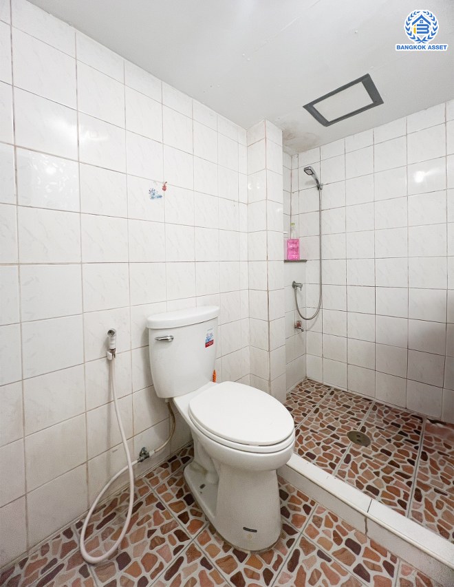 *****อาคารพาณิชย์ 3 ชั้นมือสองนนทบุรี ซอยติวานนท์38 เนื้อที่เยอะถึง 20 ตร.ว. พื้นที่ใช้สอย 250 ตร.ม. ฟังก์ชัน 3 ห้องนอน 4 ห้องน้ำ 1 ที่จอดรถ บนทำเลติดถนนติวานนท์ เดินทางสะดวก ใกล้รถไฟฟ้าสายสีชมพู "สถานีสนามบินน้ำ" และทางด่วน "งามวงศ์วาน"